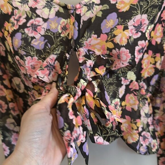 Free People Maybel Blouse Top Shirt Tie-up Floral Black Combo Large L NWT - Picture 4 of 12